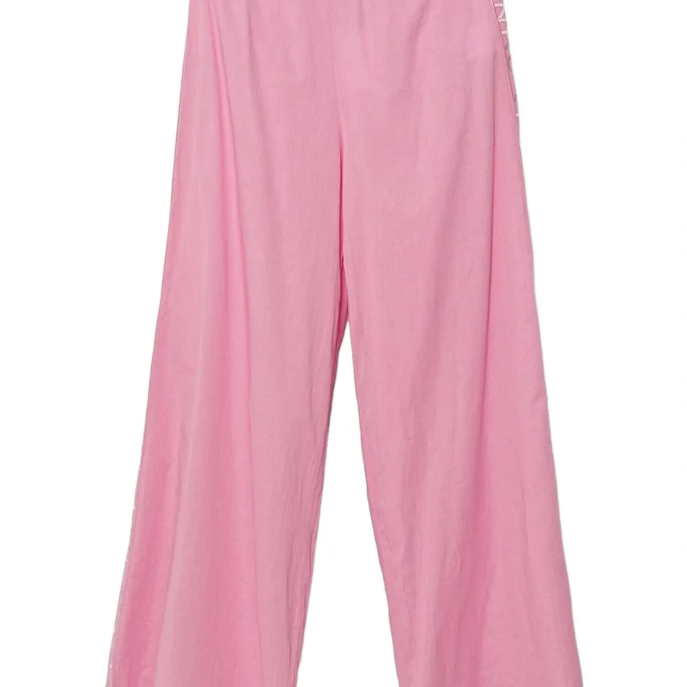 Брюки с вышивкой