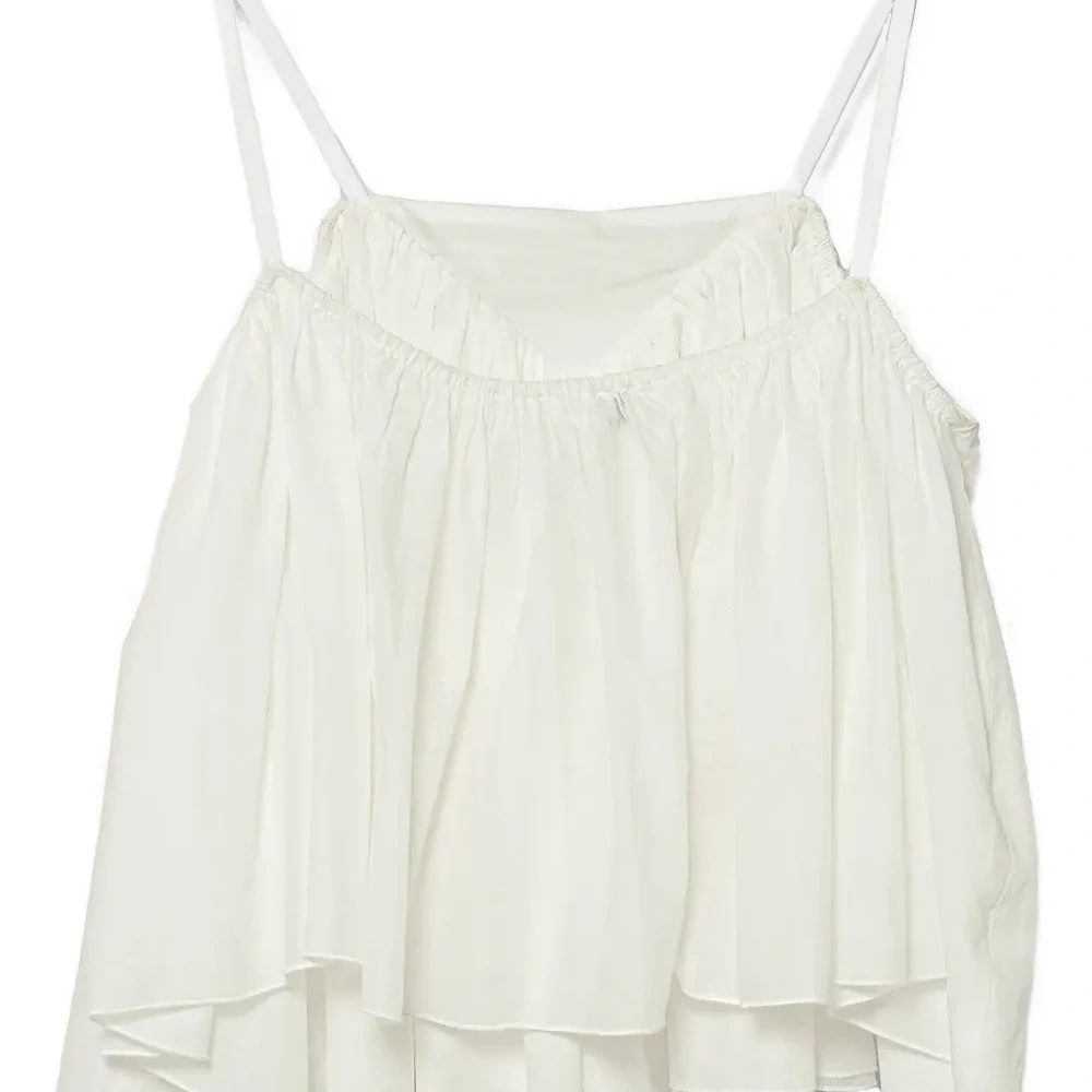 Топ с оборками и вышивкой