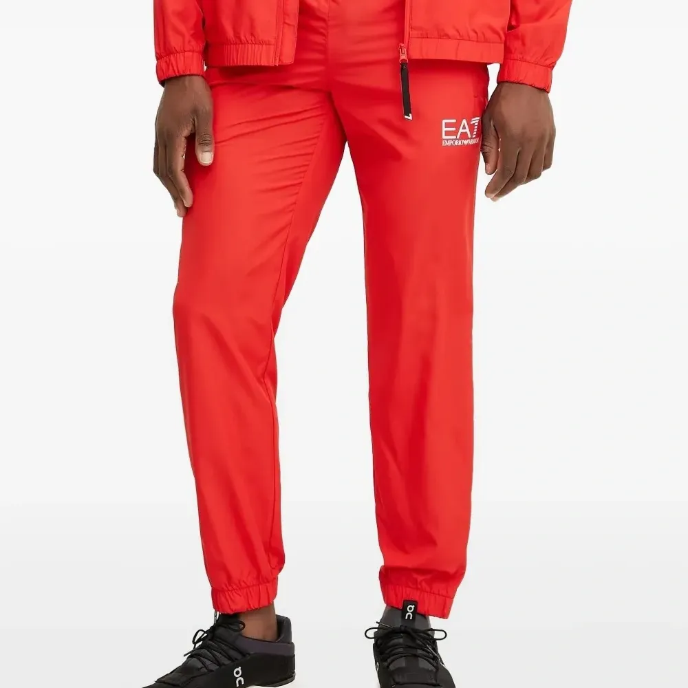 Спортивное худи с логотипом Спортивное худи с логотипом