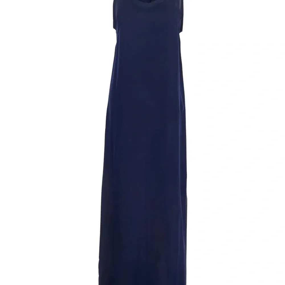 Платье без рукавов