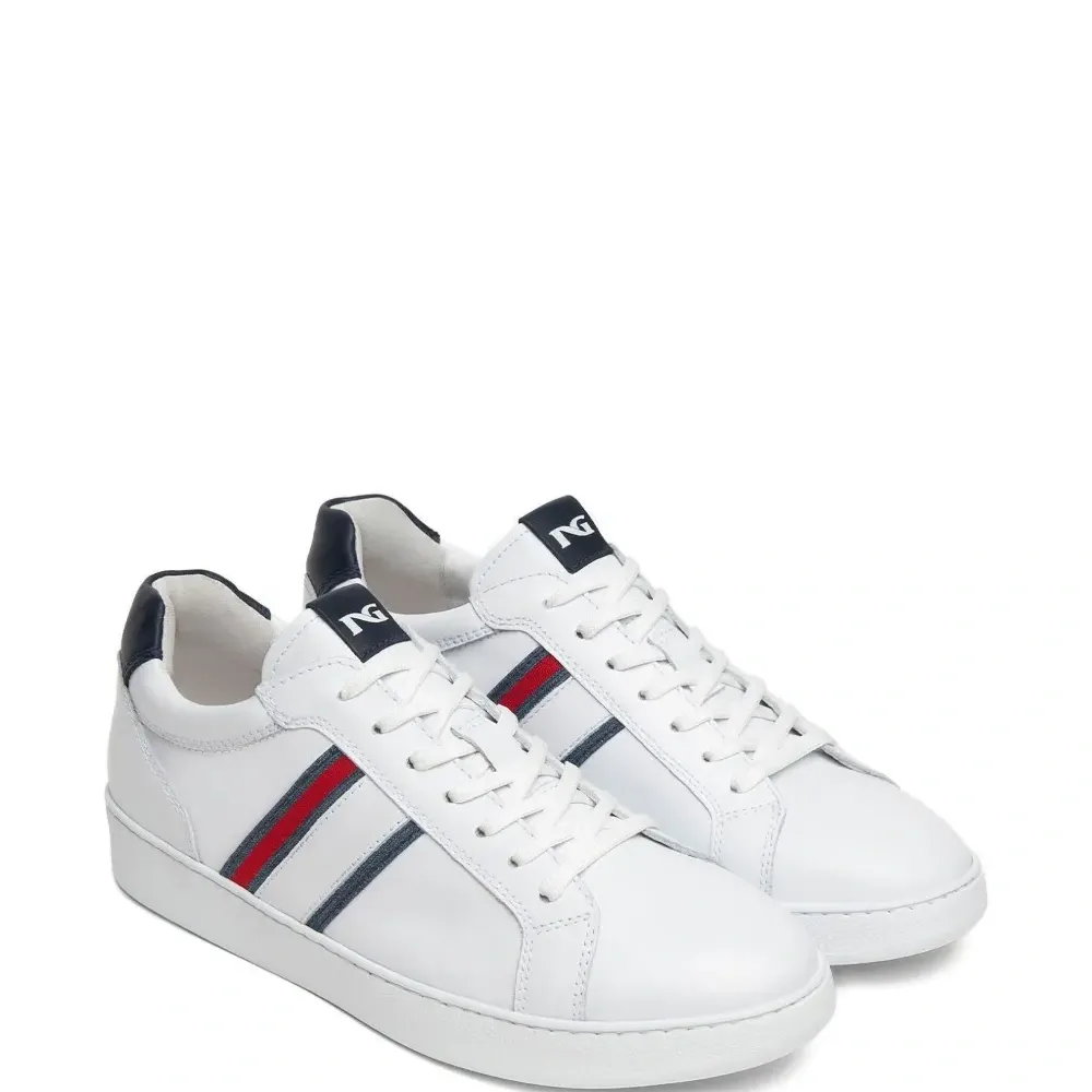 Кожаные кроссовки