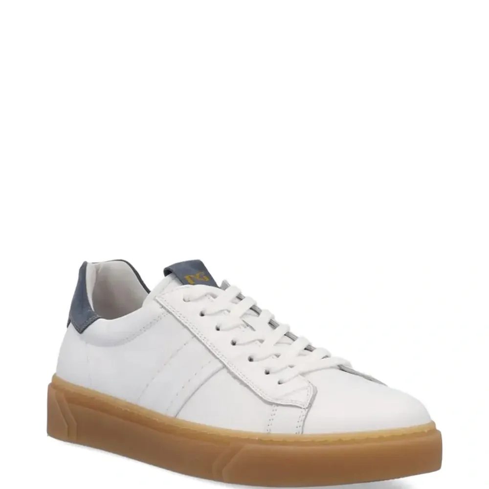 Кожаные кроссовки