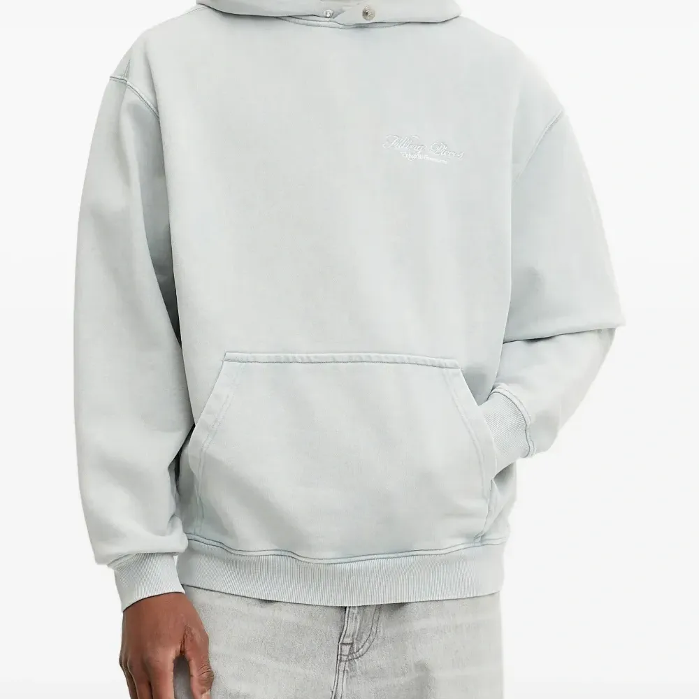 худи с вышитым логотипом