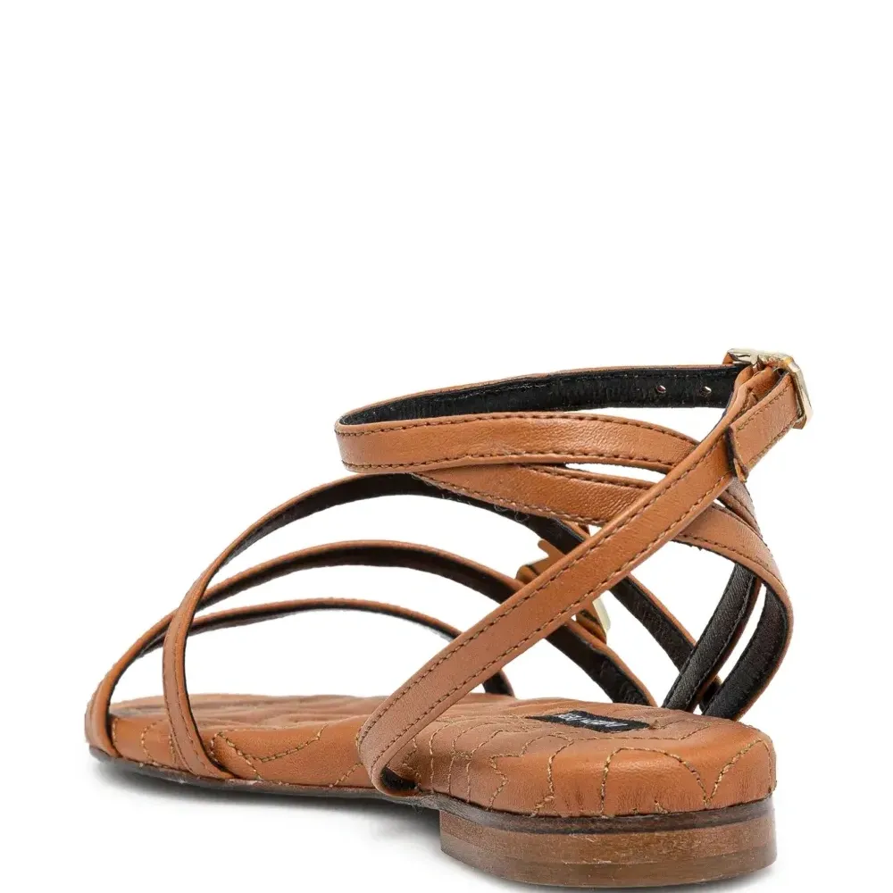 Сандалии с перекрестными ремешками Сандалии с перекрестными ремешками