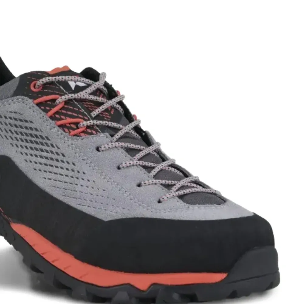 Треккинговые кроссовки Треккинговые кроссовки