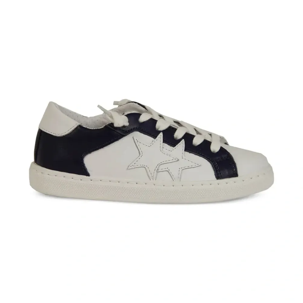 Кожаные кроссовки