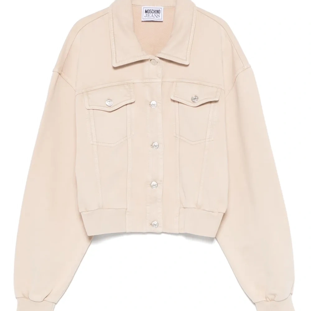 Куртка на пуговицах