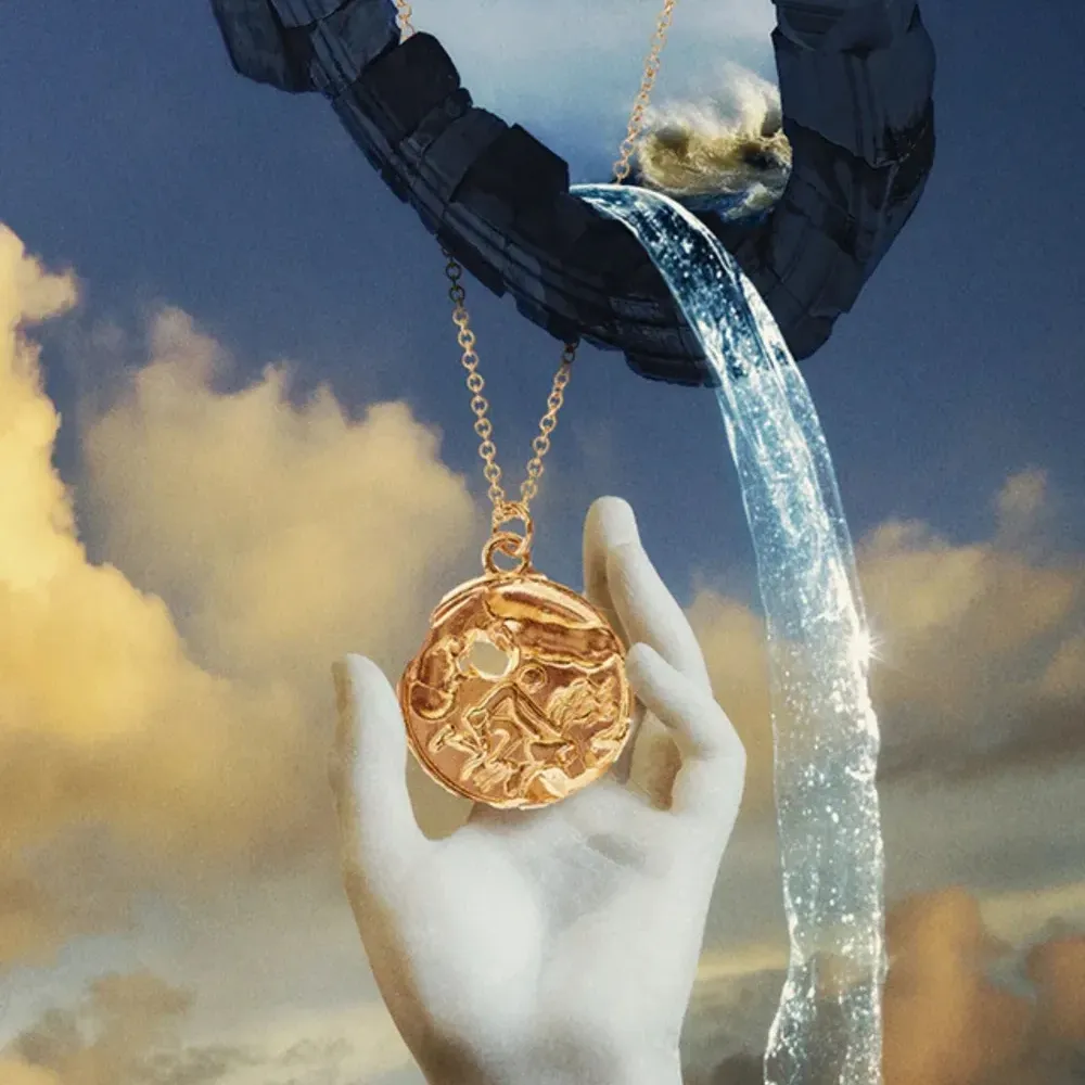 Колье с подвеской