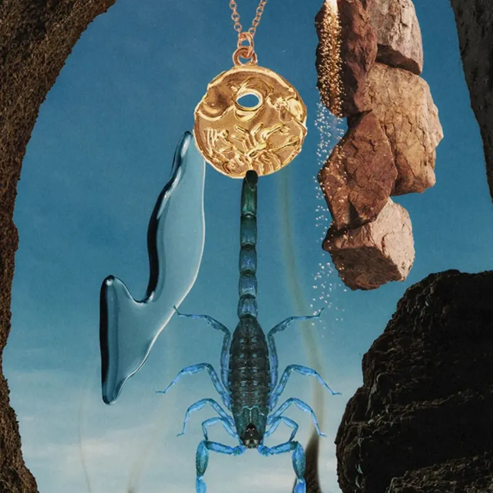 Колье с подвеской