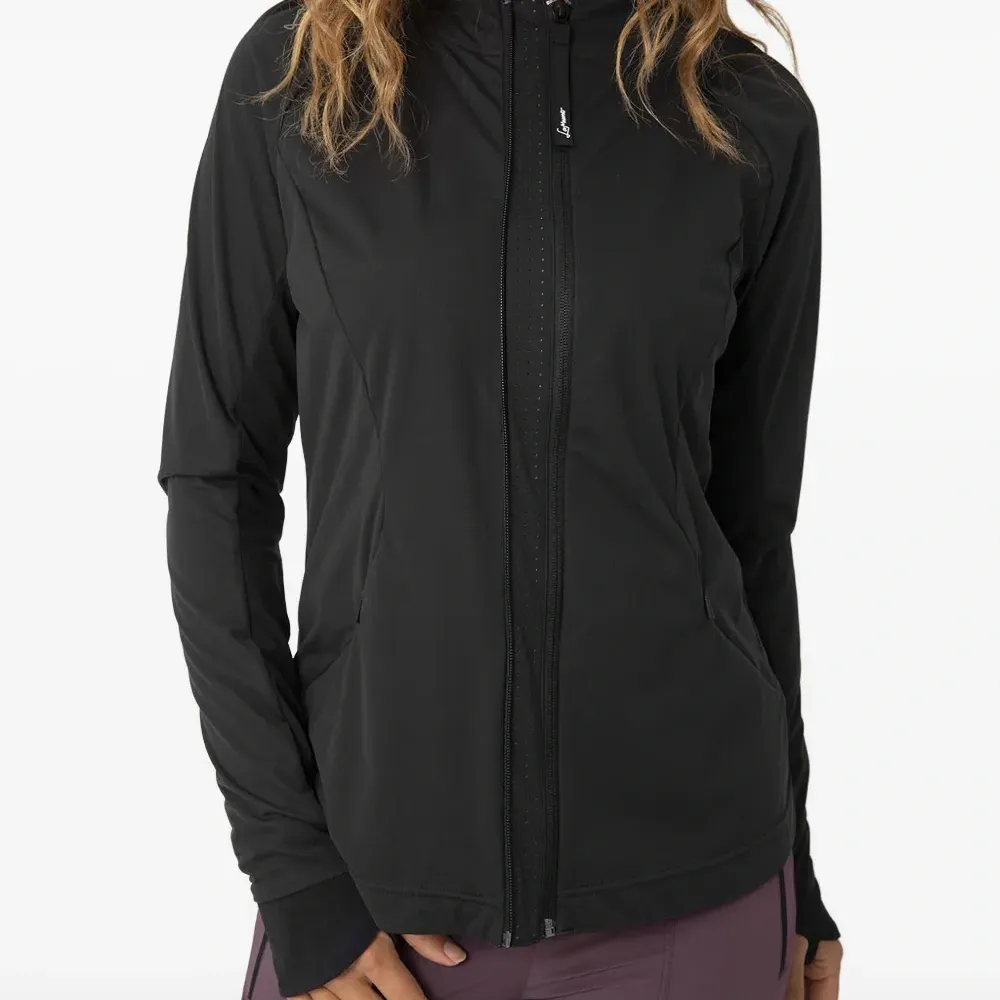 Куртка на молнии с высоким воротником