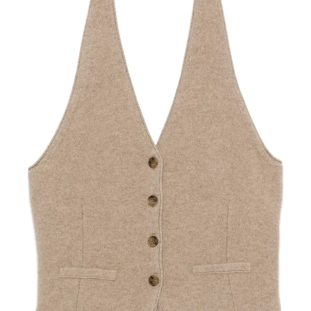 топ с вырезом халтер