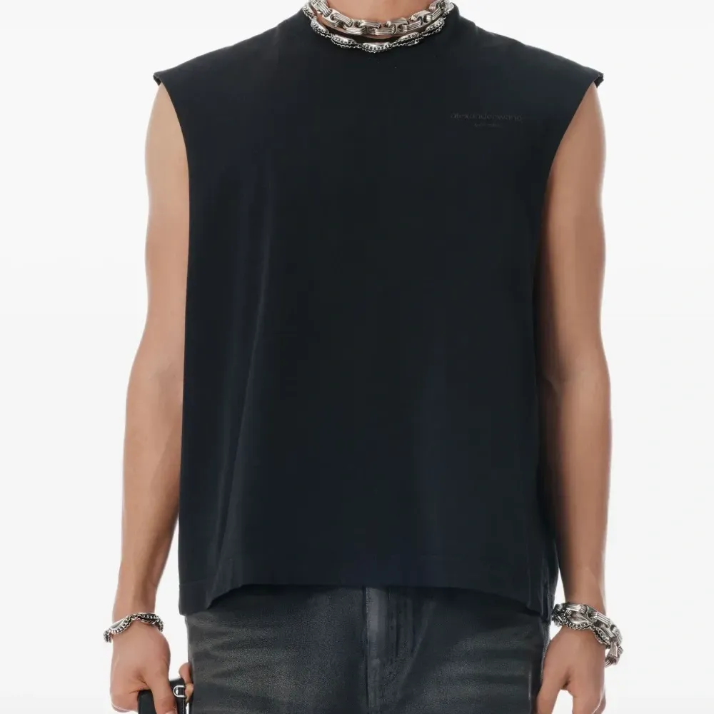 Топ без рукавов