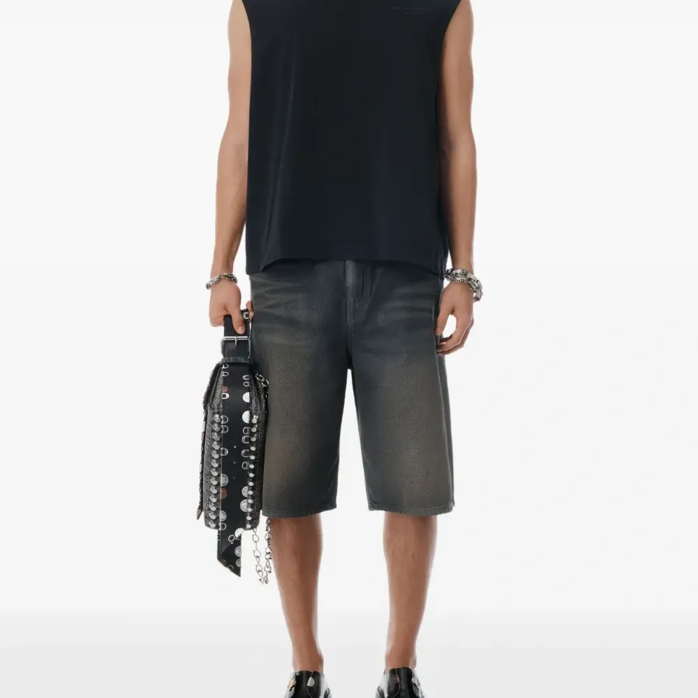 Топ без рукавов