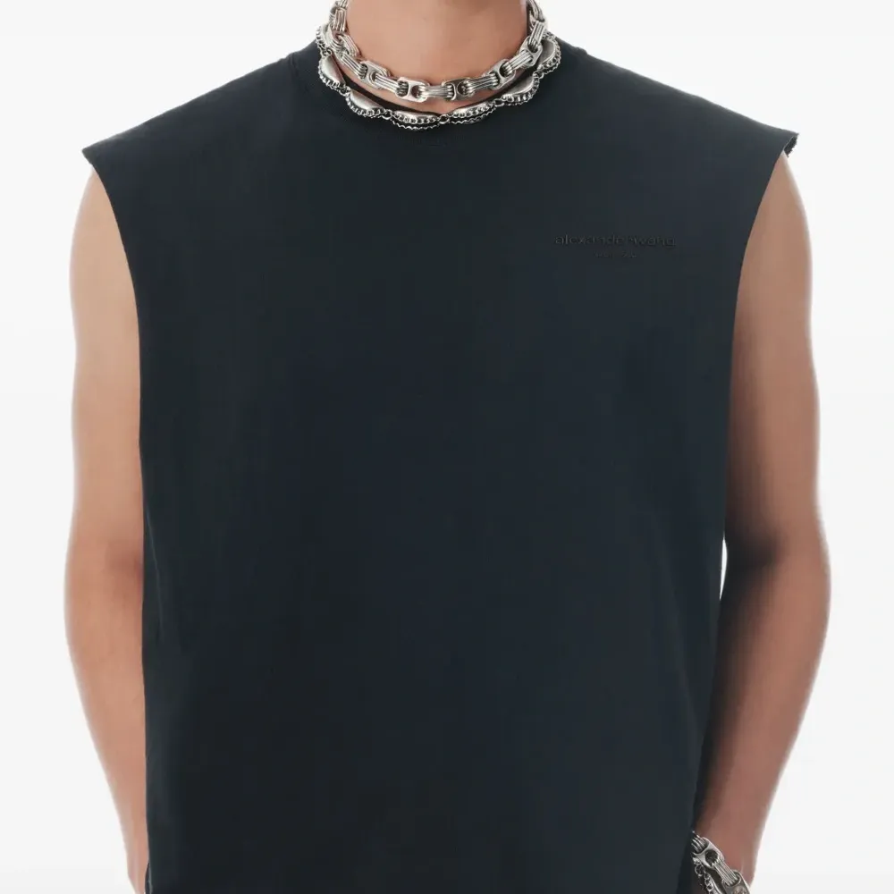 Топ без рукавов