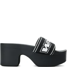 Босоножки на платформе с логотипом