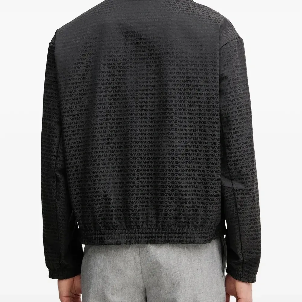 Куртка на молнии с логотипом Куртка на молнии с логотипом