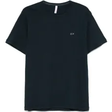 Футболка с вышитым логотипом Футболка с вышитым логотипом