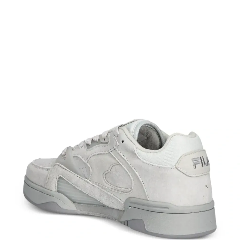 Кроссовки на шнуровке