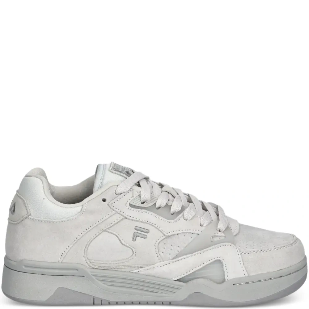 Кроссовки на шнуровке