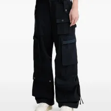 Брюки карго с карманами Брюки карго с карманами