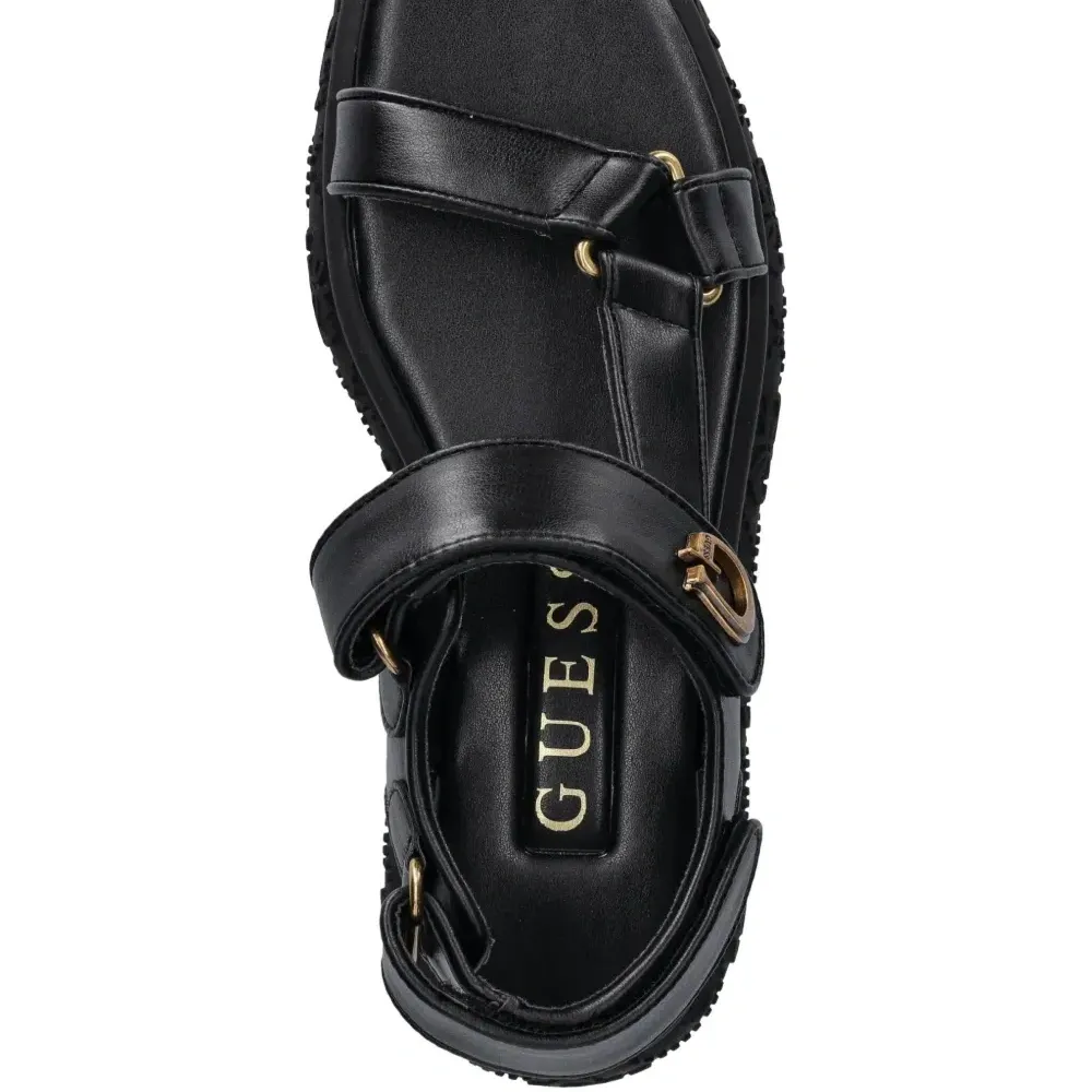 Сандалии на платформе с пряжками