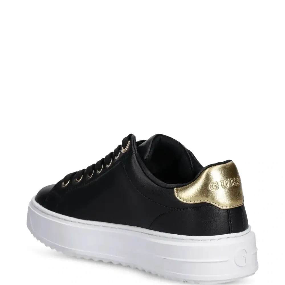 Кроссовки на платформе