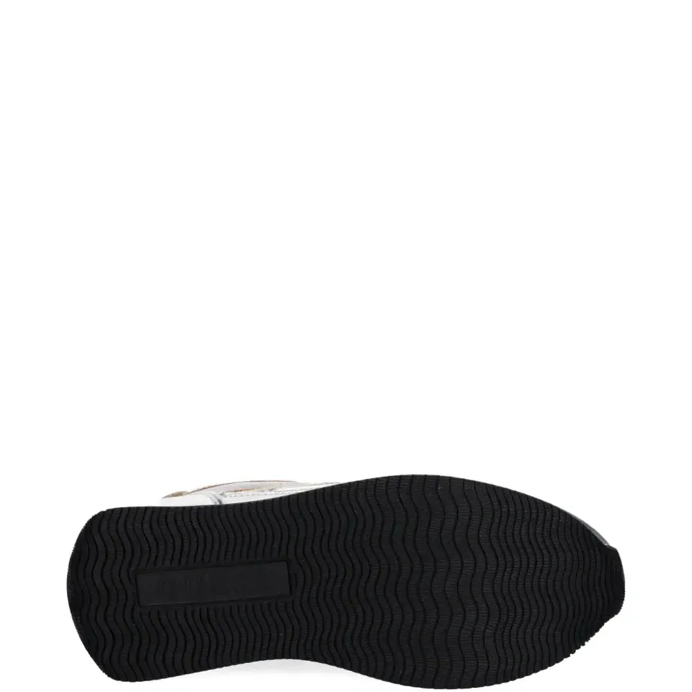 Кроссовки на шнуровке