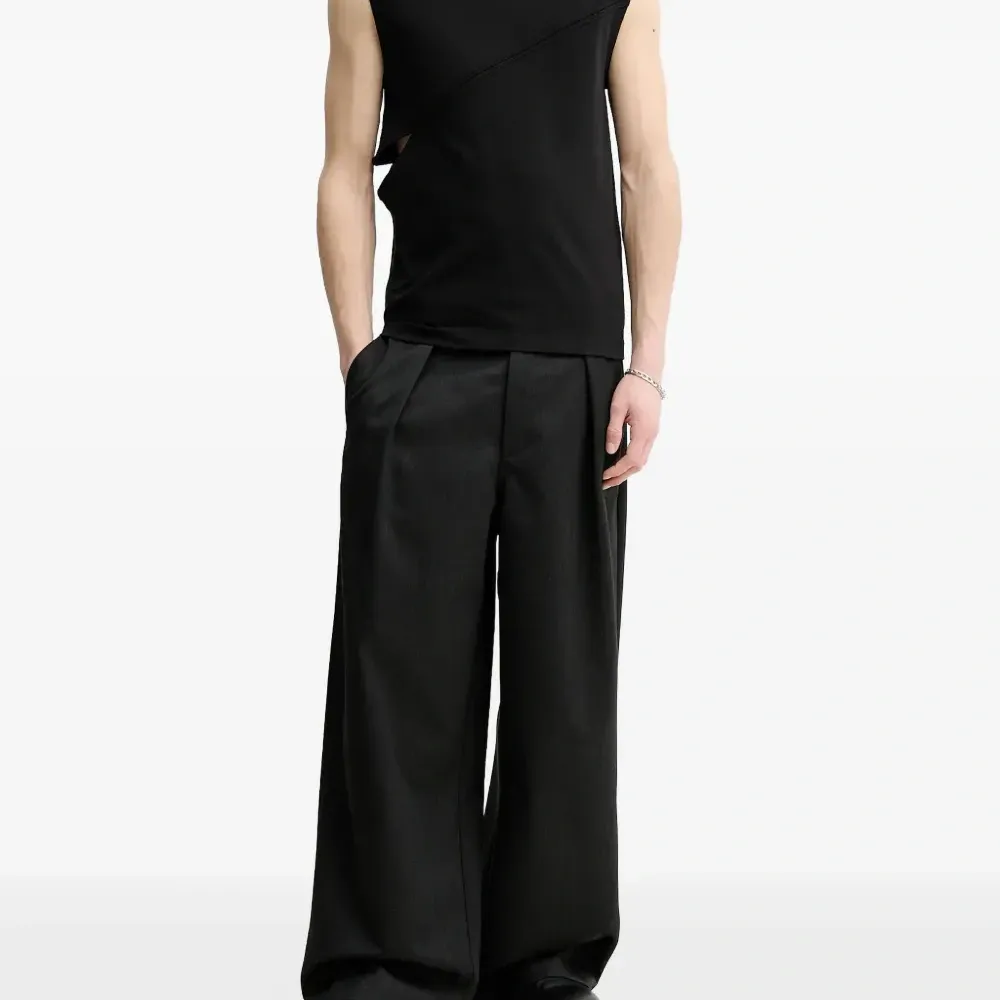 Топ с вырезами