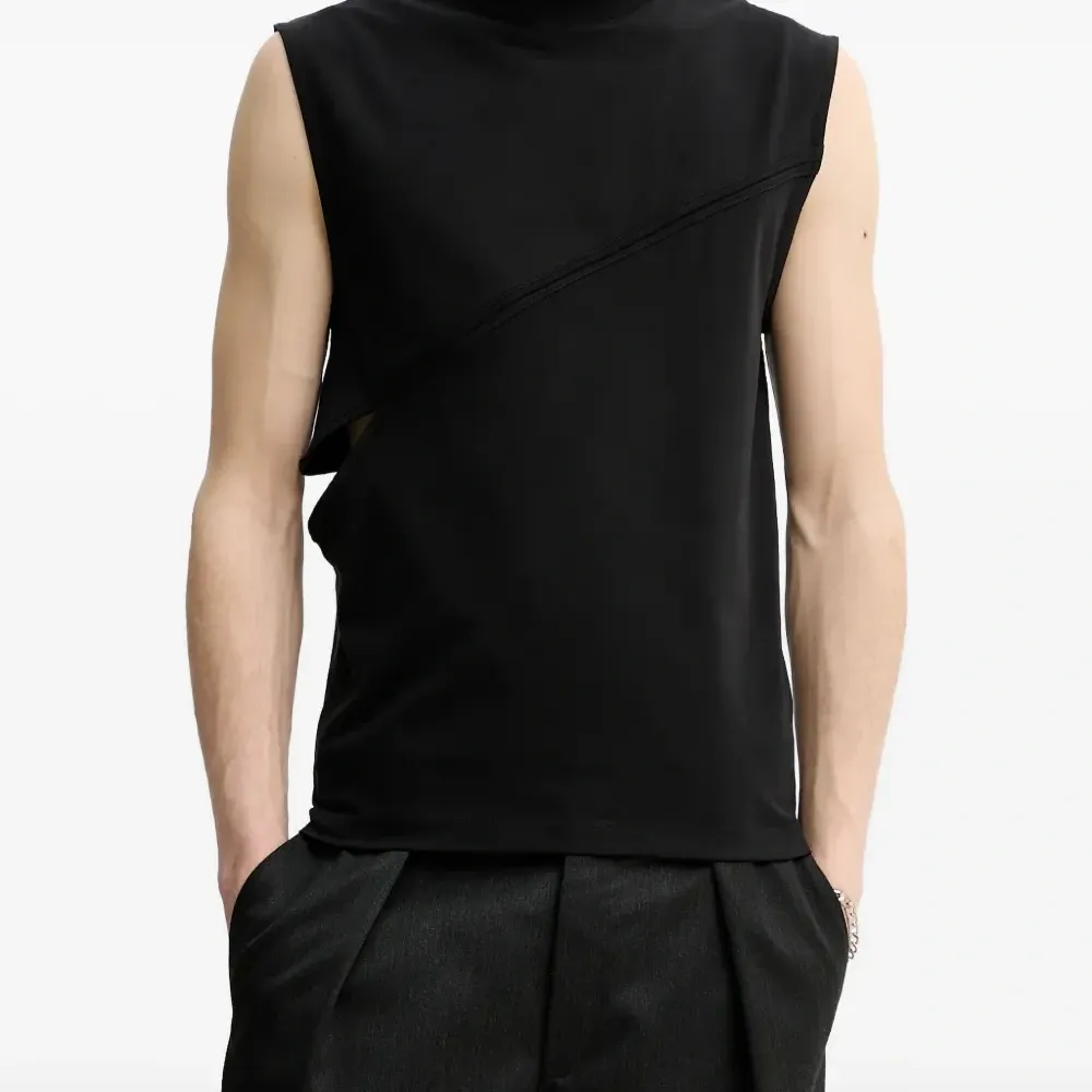 Топ с вырезами