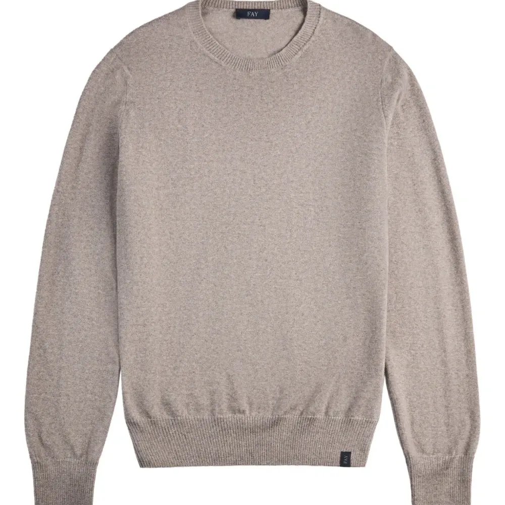 свитер с круглым вырезом