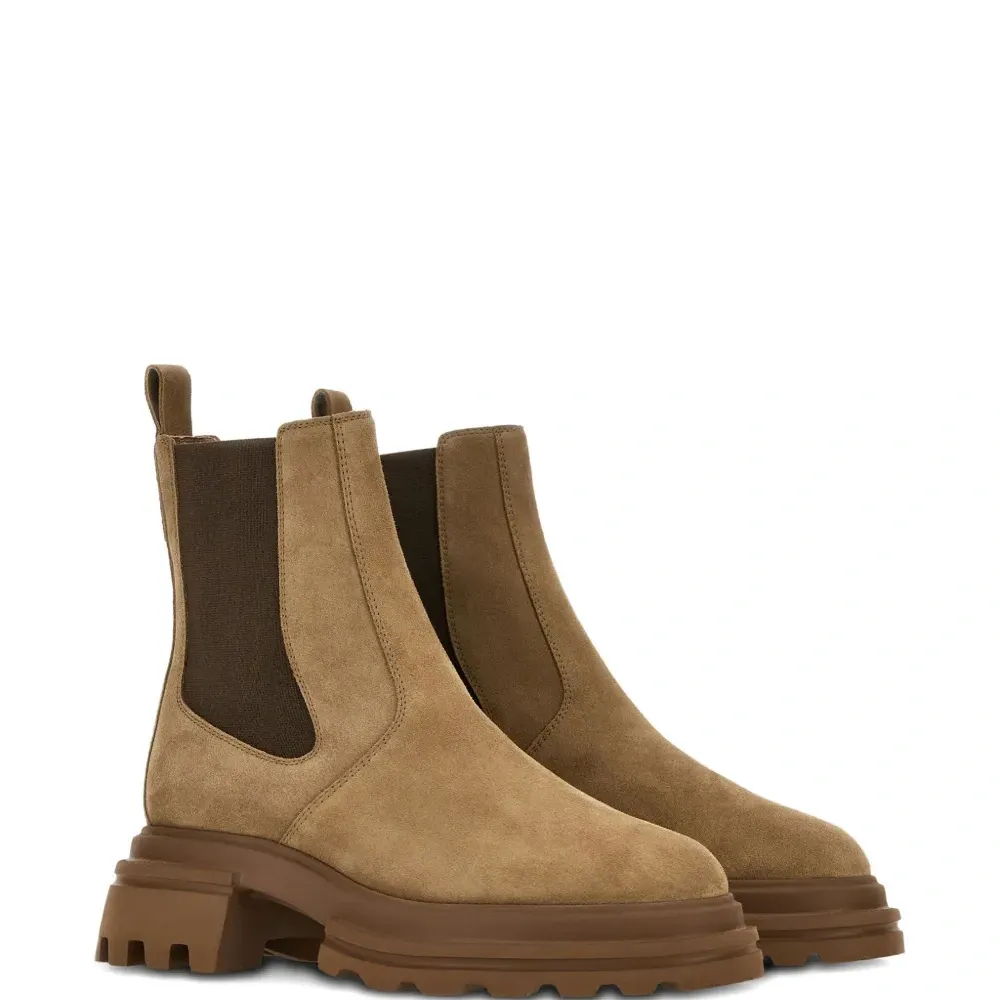 Ботинки на шнуровке