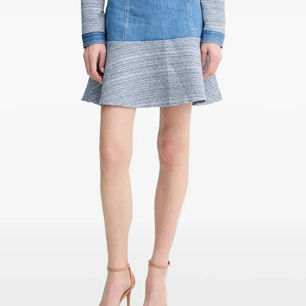 Джинсовая юбка мини с твидовой вставкой