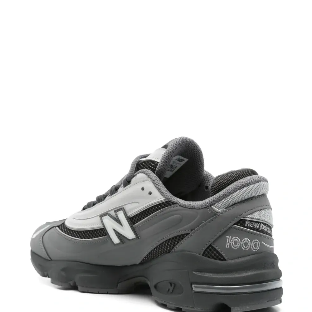 Кроссовки 1000