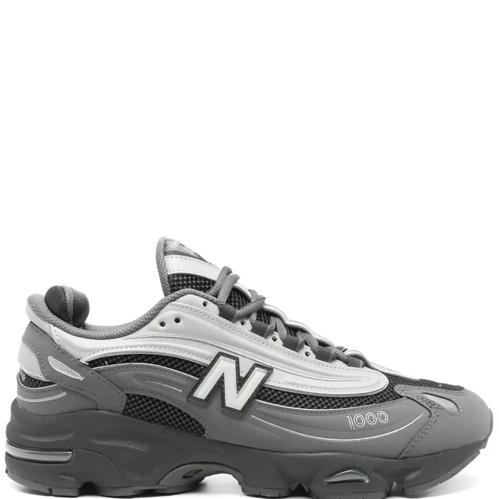 Кроссовки 1000