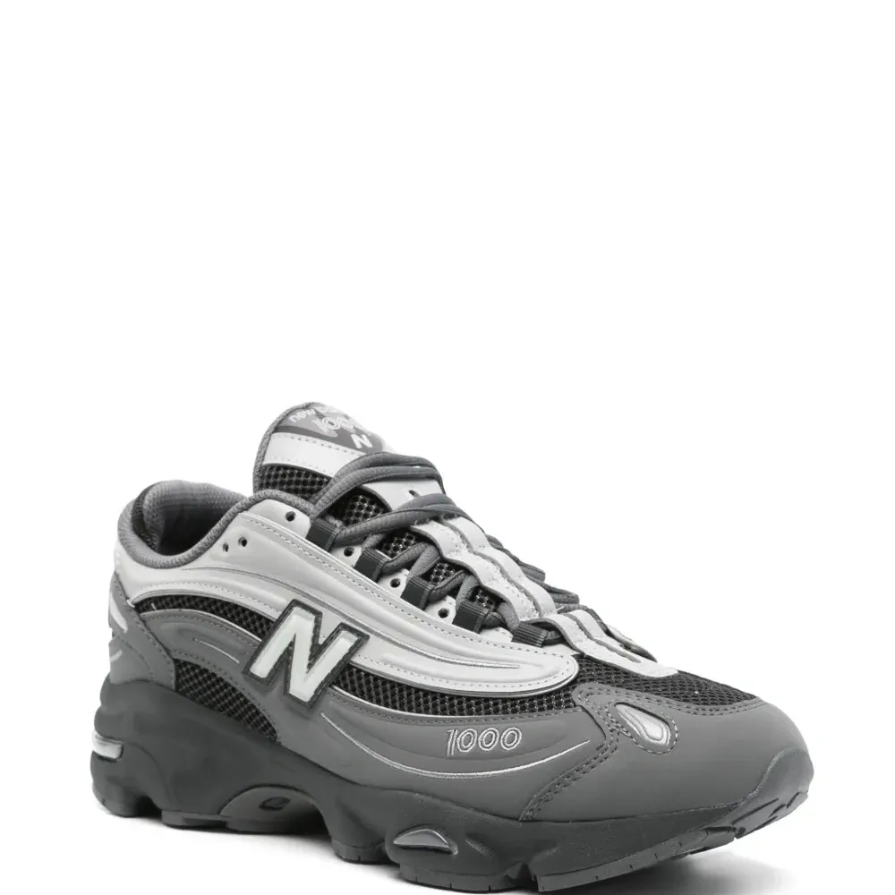 Кроссовки 1000