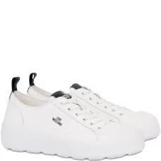 кроссовки на шнуровке