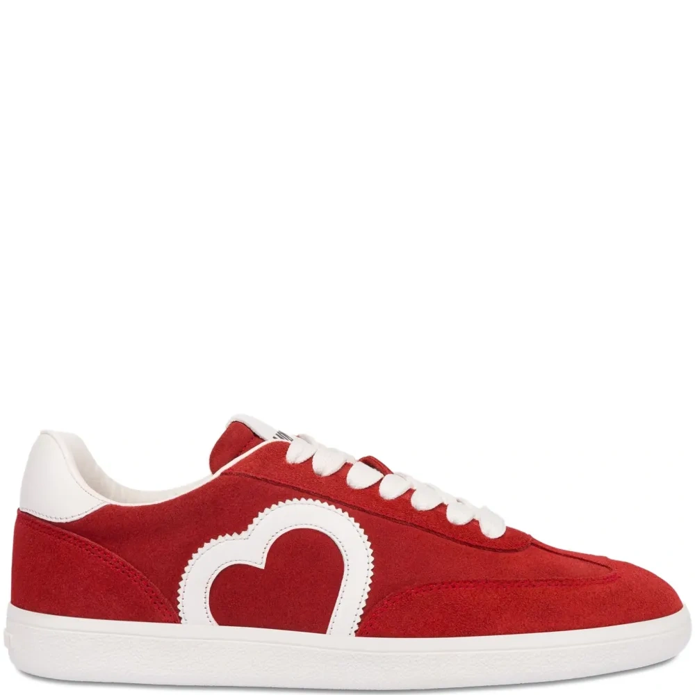 Кроссовки на шнуровке