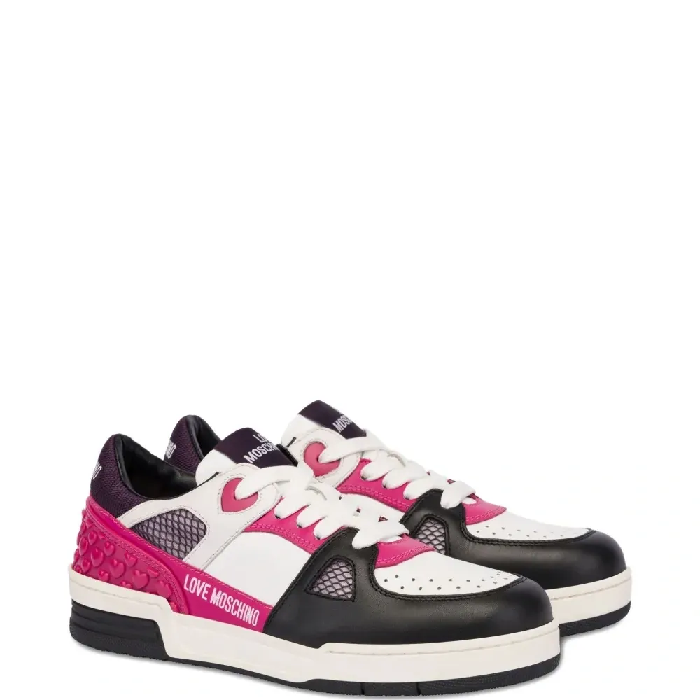 Кроссовки на шнуровке Кроссовки на шнуровке