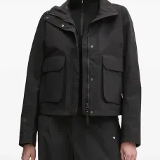 Куртка с высоким воротником и карманами