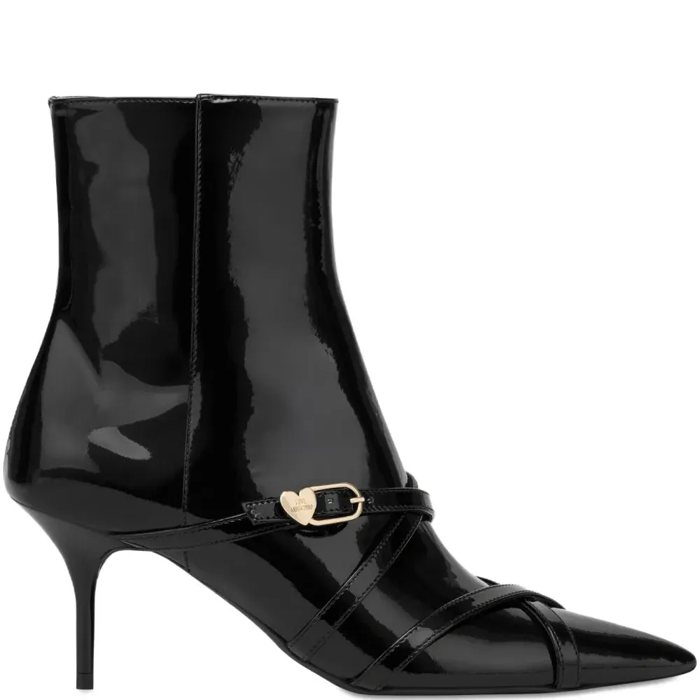 Ботинки с заостренным носком