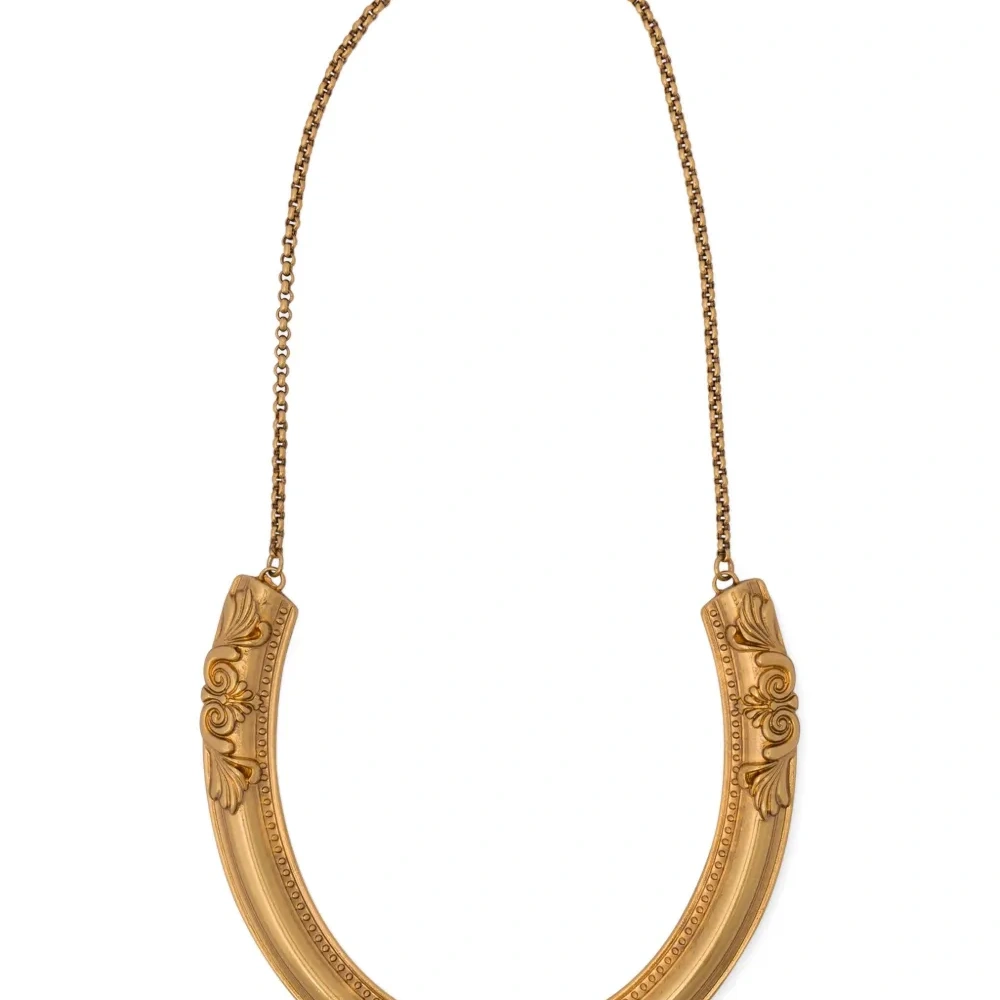 Колье с тиснением