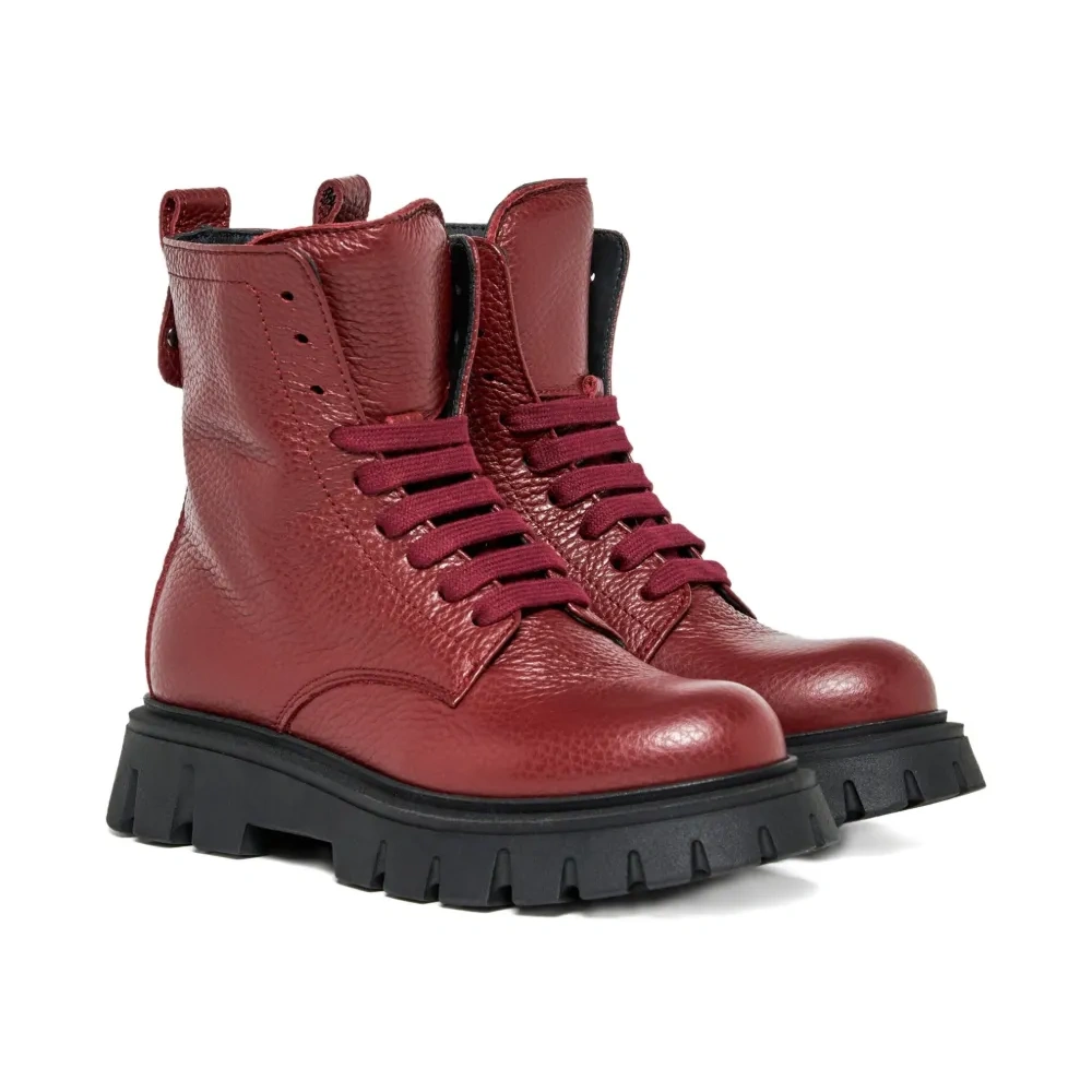 массивные ботинки на шнуровке массивные ботинки на шнуровке