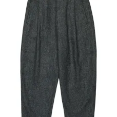 брюки с узором в елочку