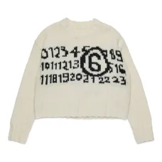 джемпер вязки интарсия