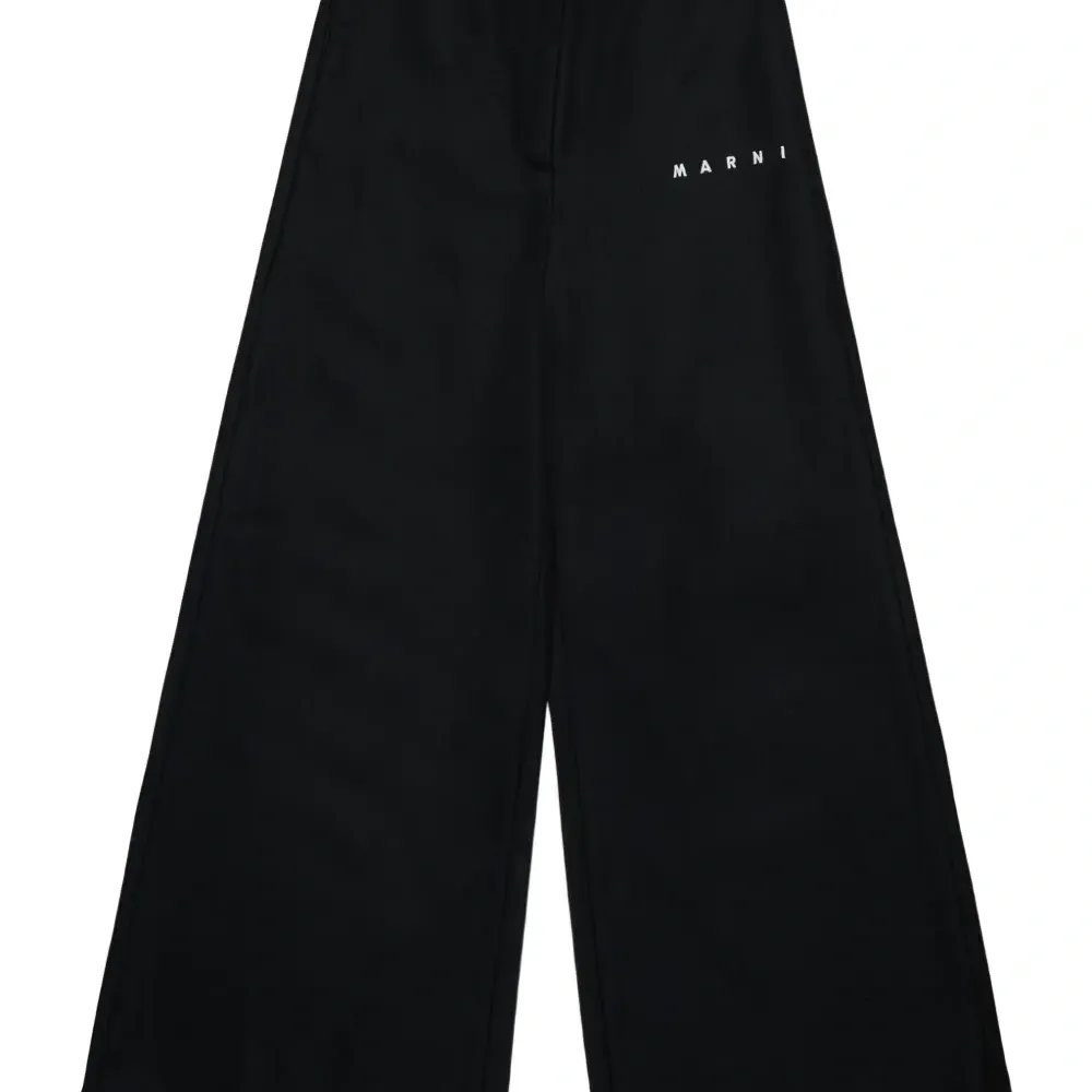 брюки с вышитым логотипом