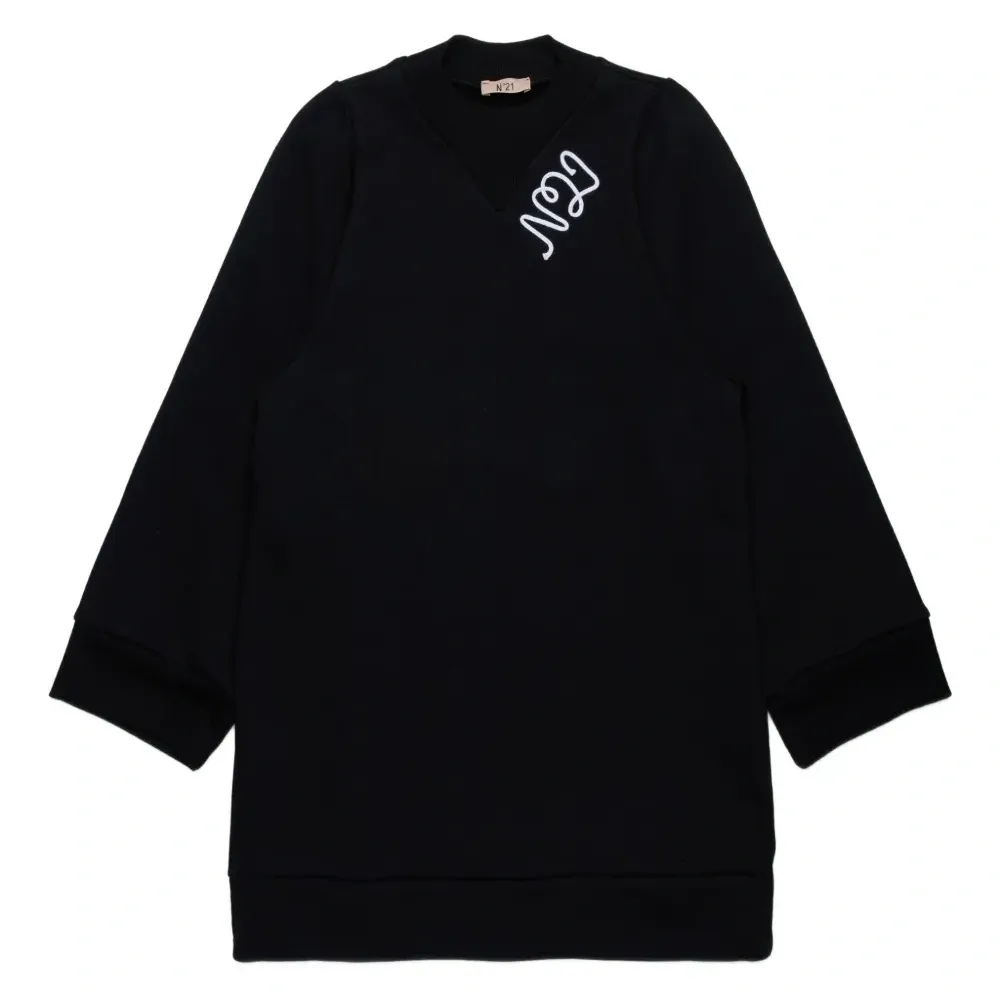 Платье с вышитым логотипом