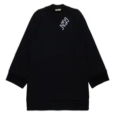 Платье с вышитым логотипом