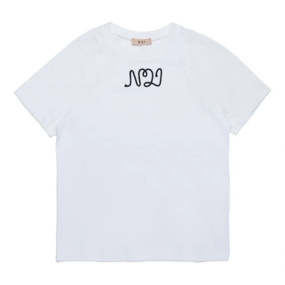 Футболка с нашивкой-логотипом