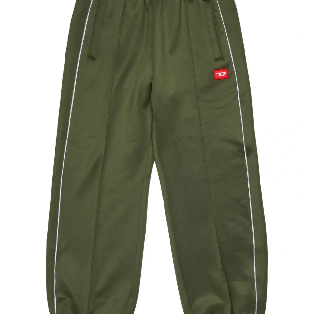 спортивные брюки с нашивкой-логотипом