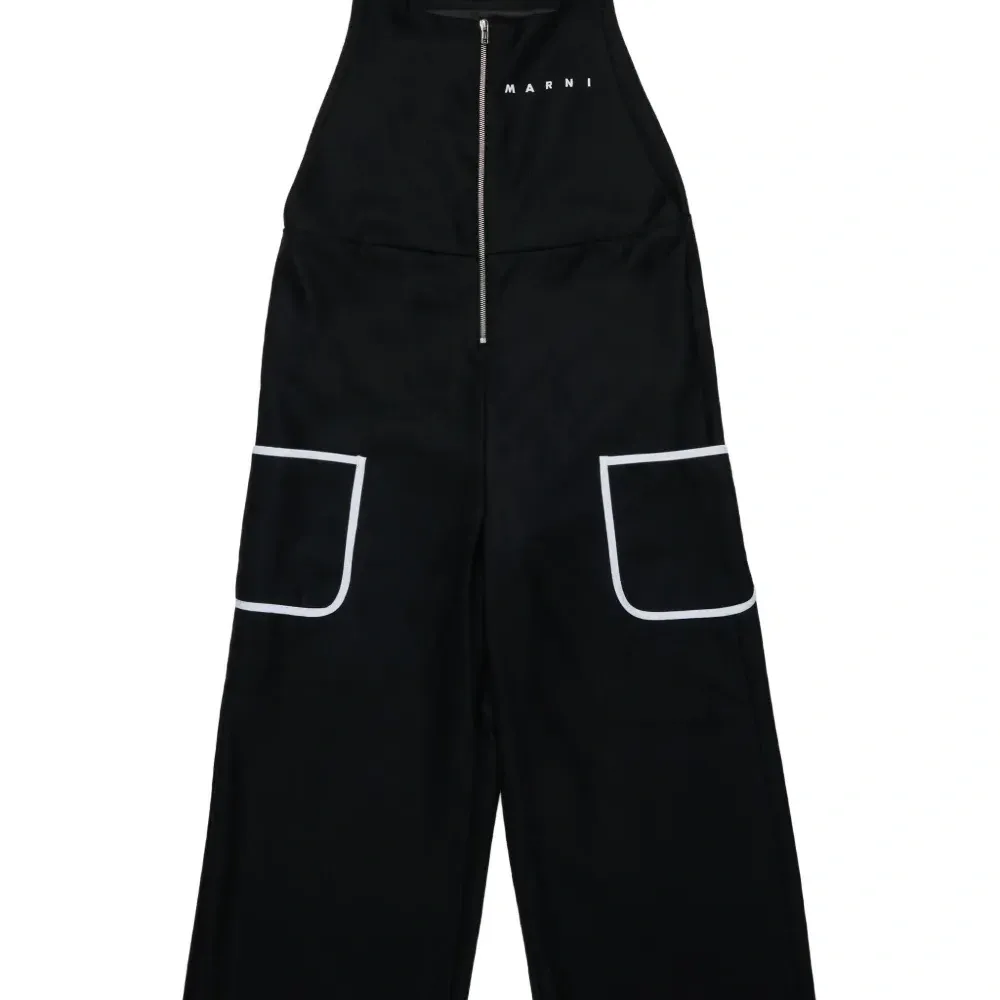 комбинезон с вышитым логотипом